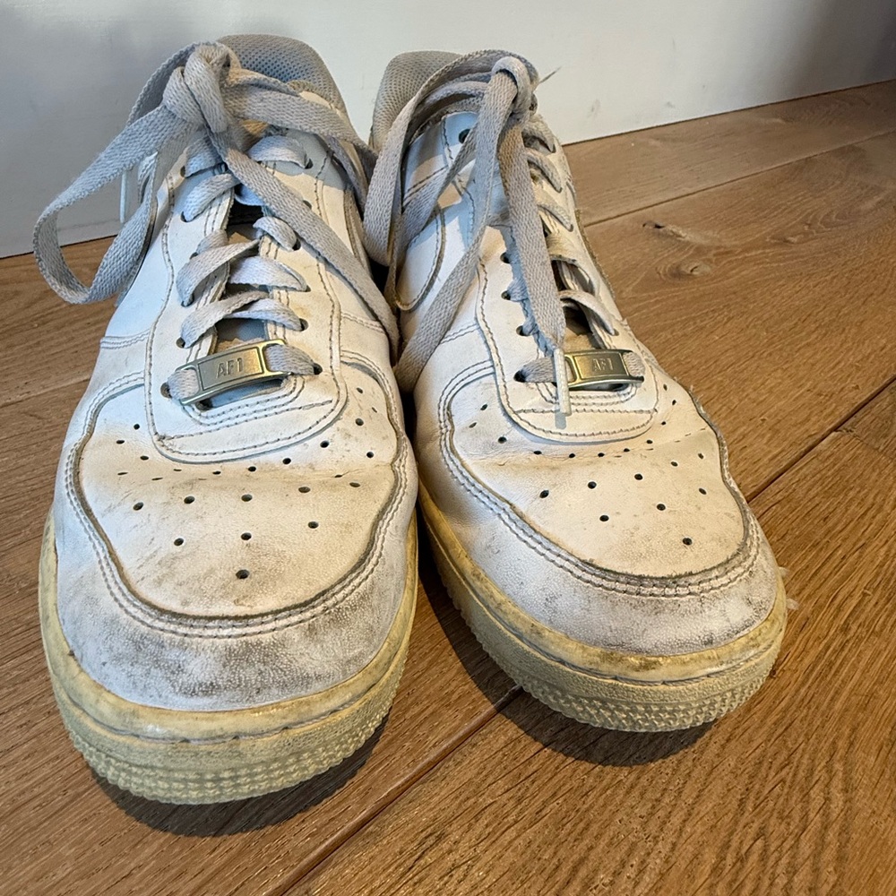White Nike AF1